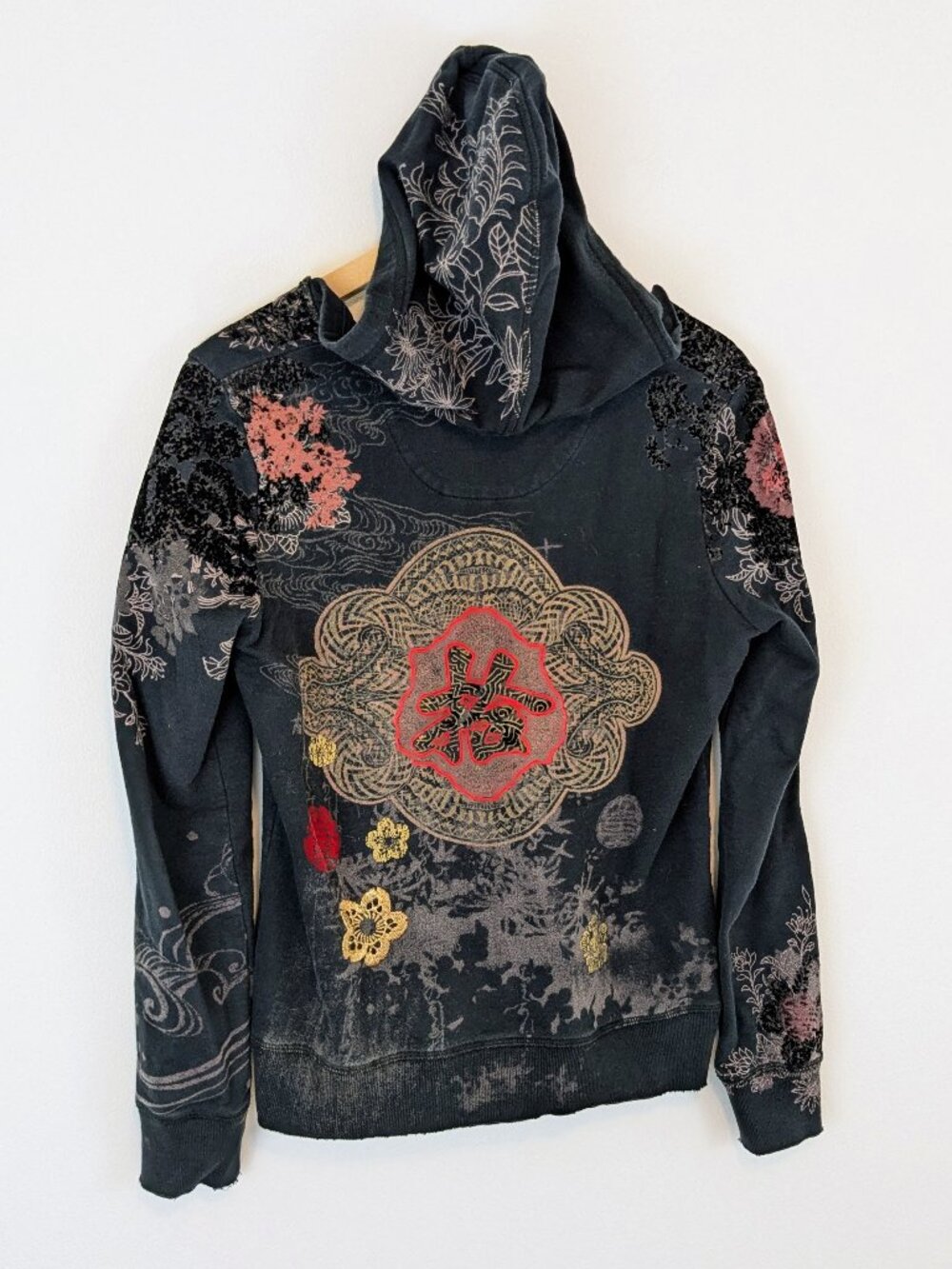 Vintage Y2K Lucky Brand Hoodie Pullover Tattoo Asian Floral Graffiti